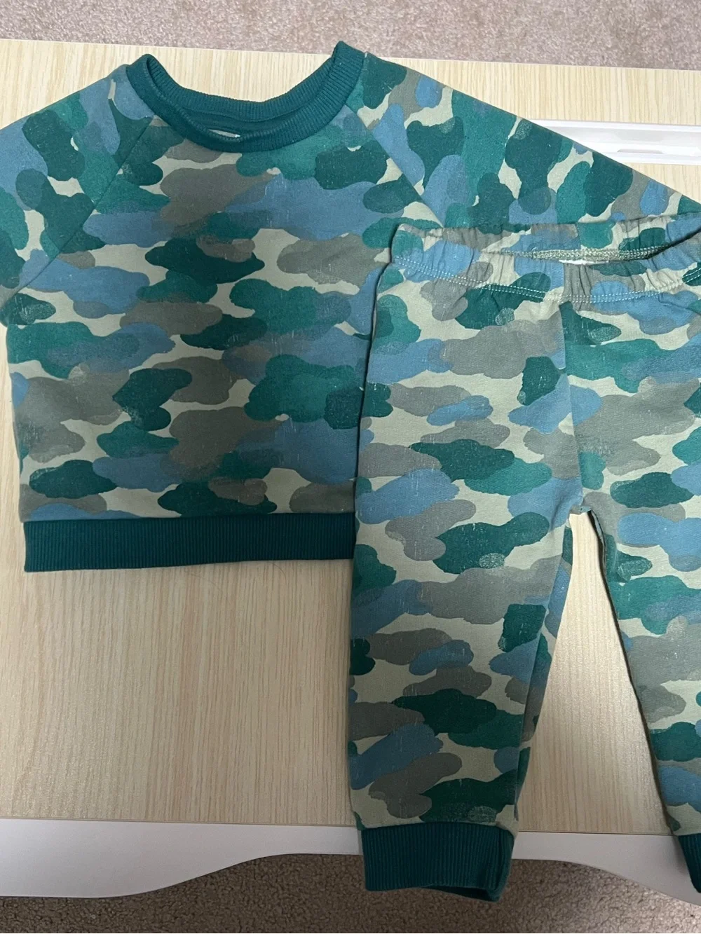 Cat & Jack Camo Fleece Sweatshirt Jogger Set 12M Green Baby